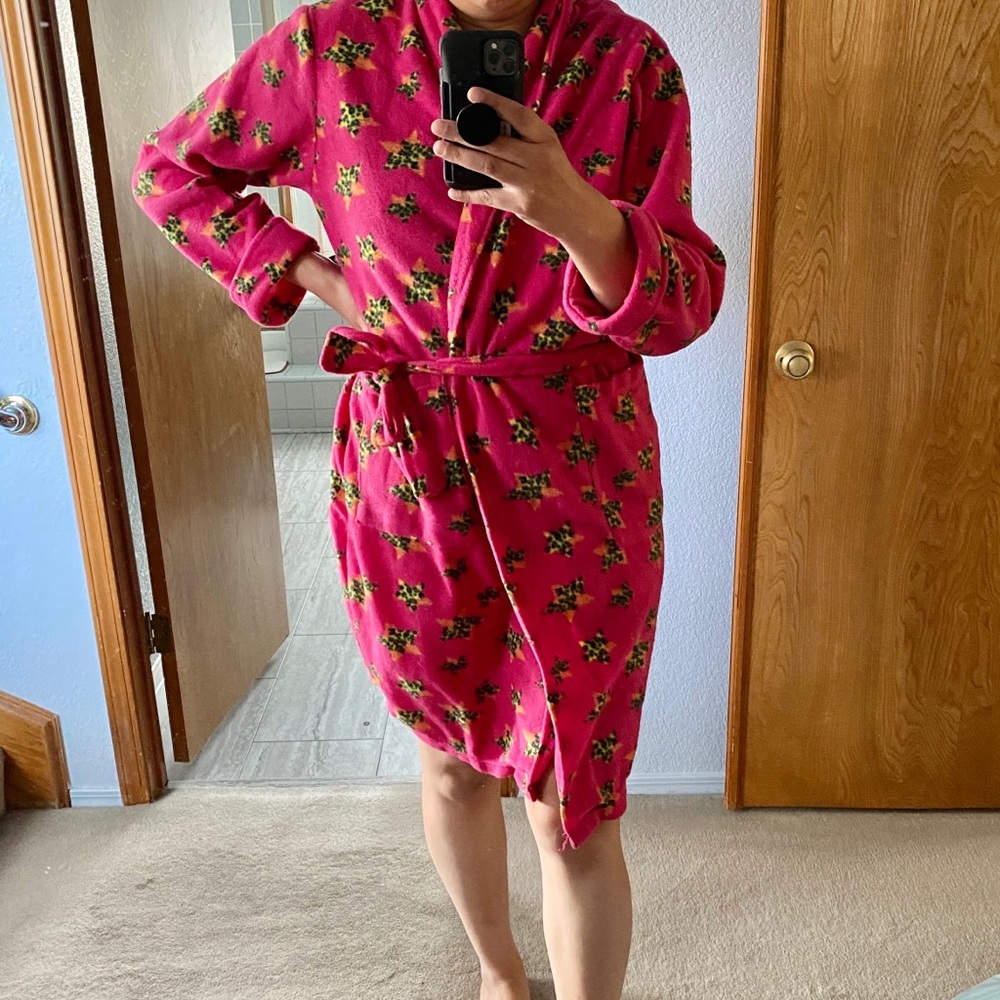 Pink Robe - Picture 6 of 6